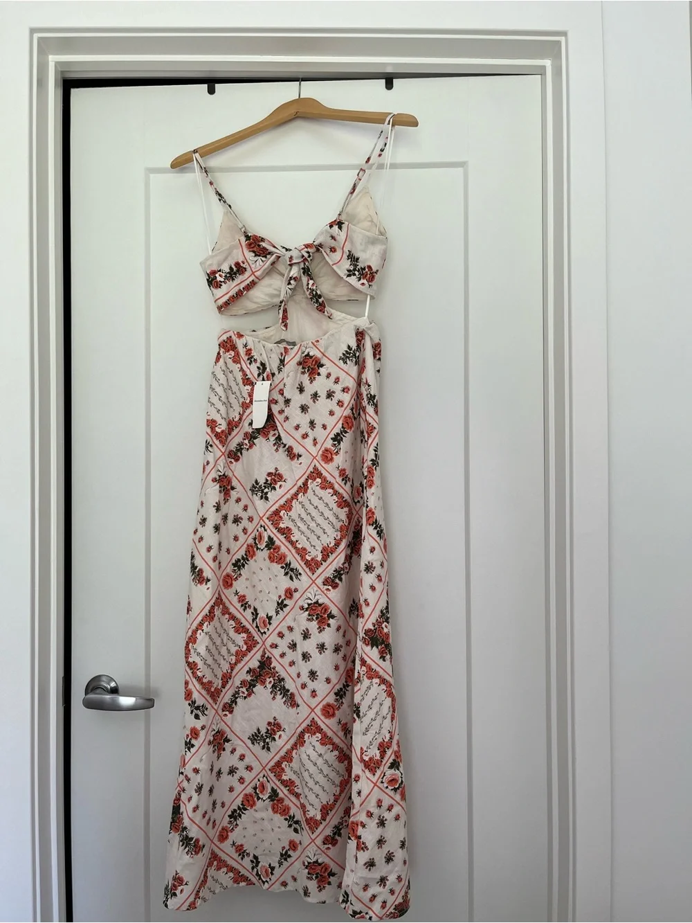 Abercrombie A&F Julia Slip Cutout Maxi Dress in Cream and Coral. Size Small, NWT
